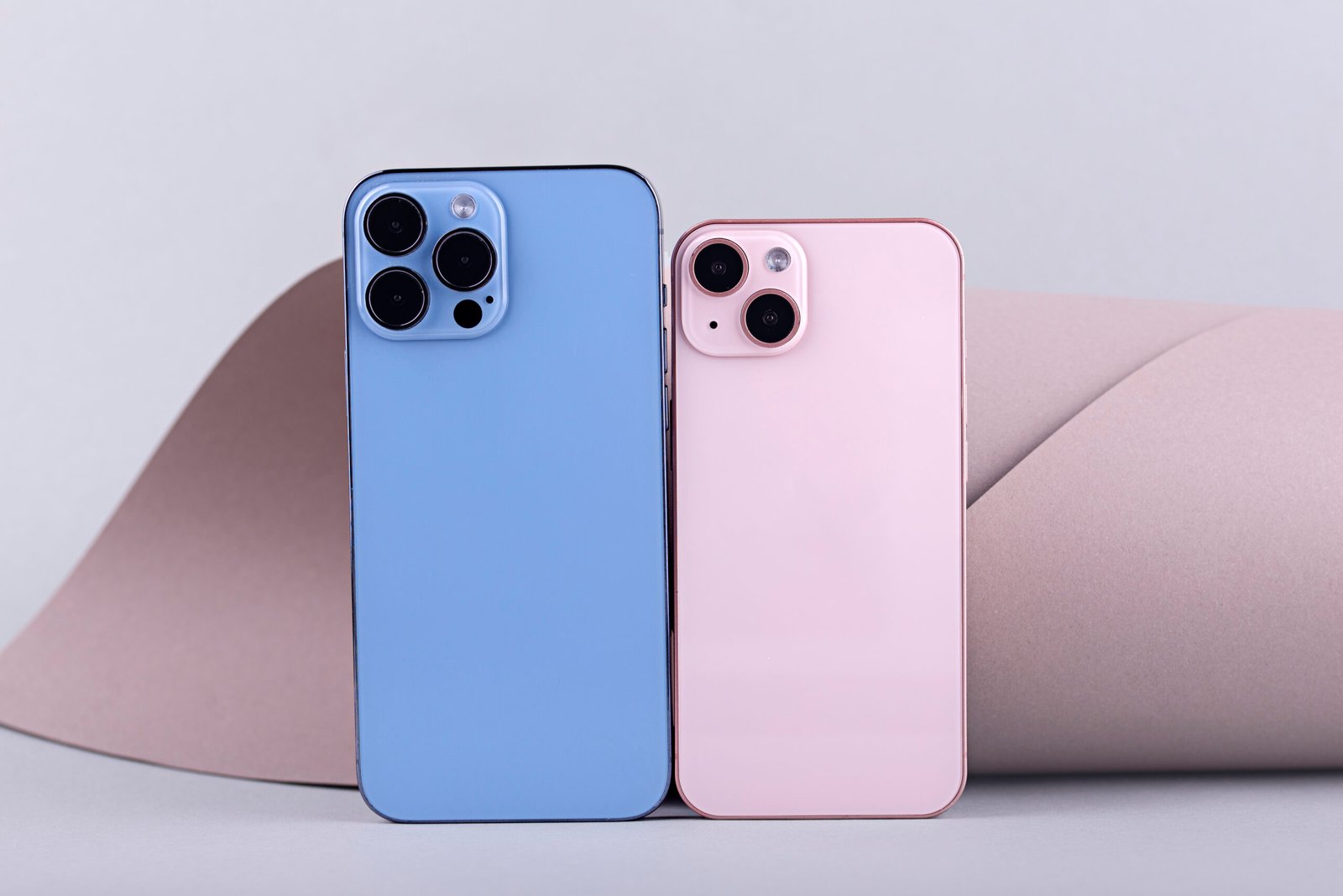 elegant-smartphone-composition (2)
